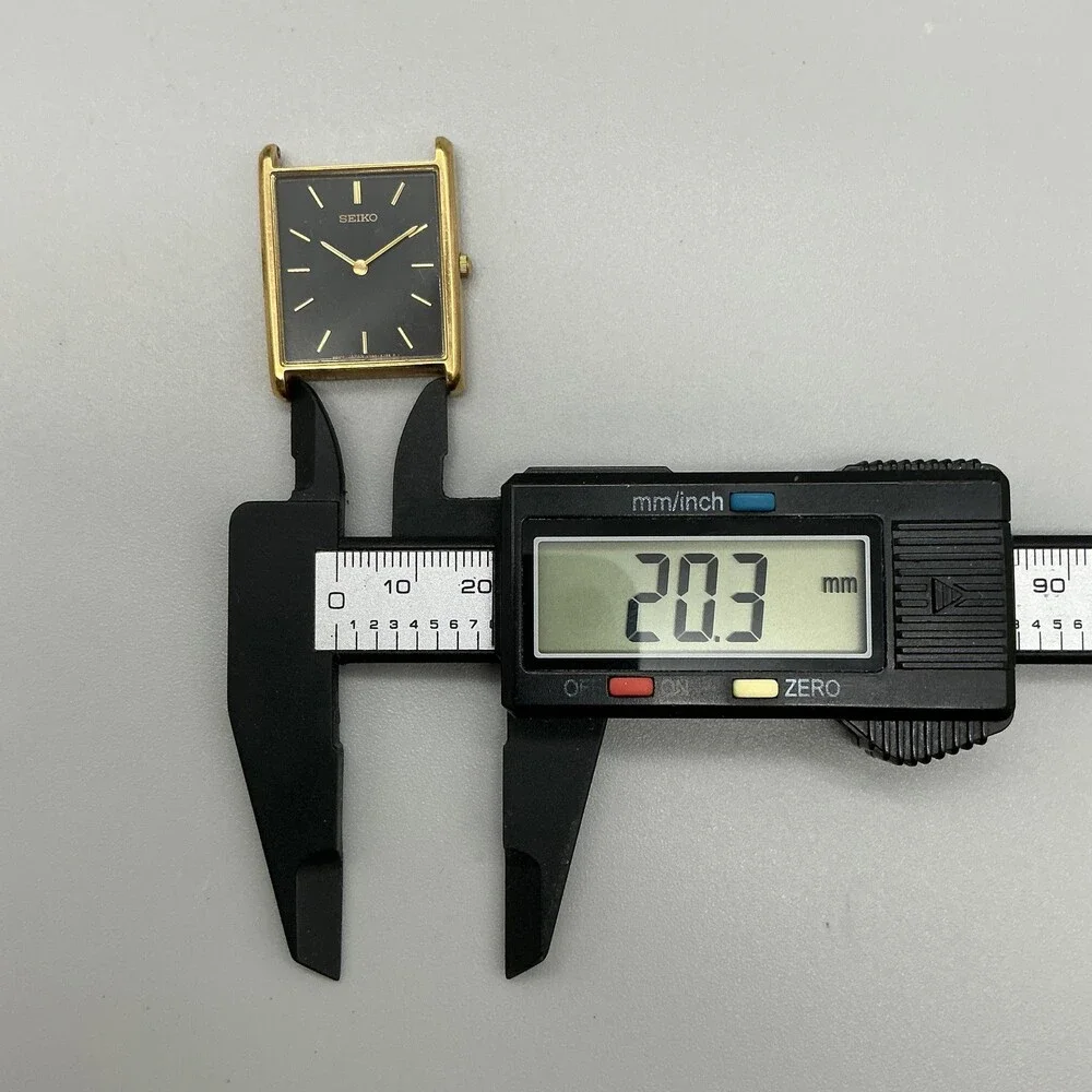 Vintage Seiko V700-5K30 Womens Watch 20mm Black Gold Tone For Parts Not Running